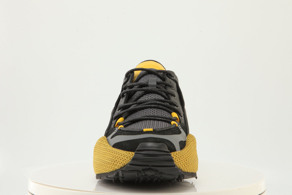URBAN TECH KNIT // MEN’S SIGNATURE Where high-tech engineering meets street attitude.